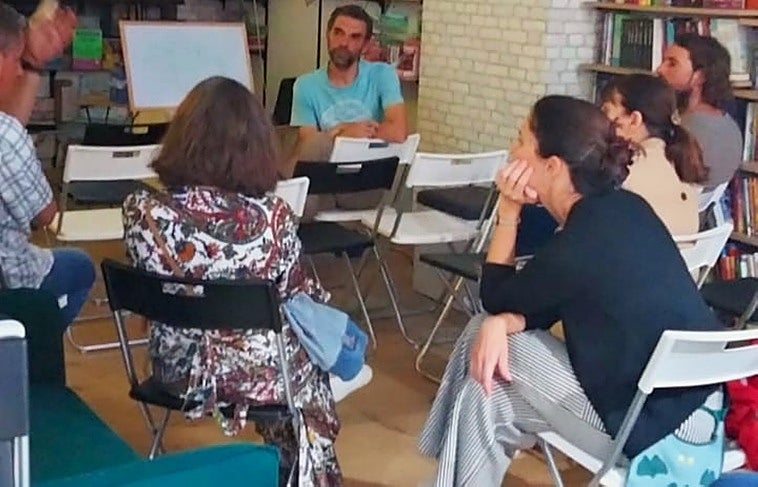José Pablo López presenta su 'Arbolario Moralo' en Navalmoral de la Mata