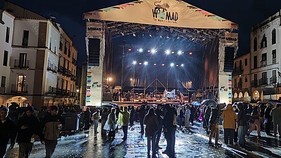 La intensa lluvia obliga a parar los conciertos del Womad en Cáceres
