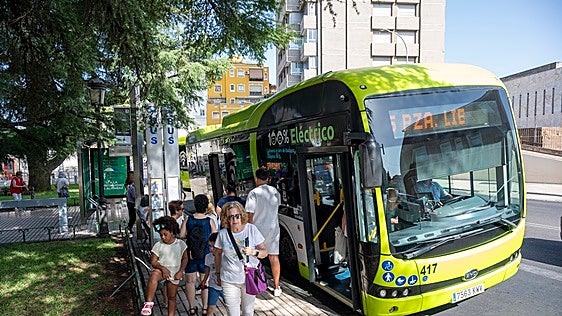 Cambios en nueve líneas de autobús en Badajoz y dos nuevas rutas hasta la base de Bótoa