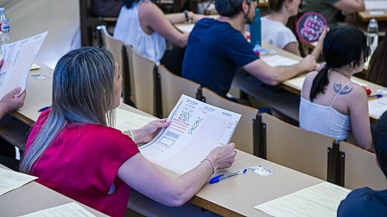 Comprueba aquí si aprobarías el último examen de auxiliar administrativo de las oposiciones de la Junta de Extremadura