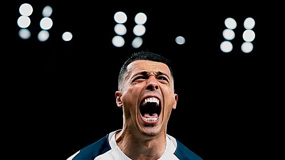 El Tottenham convierte a Pedro Porro en su pilar maestro