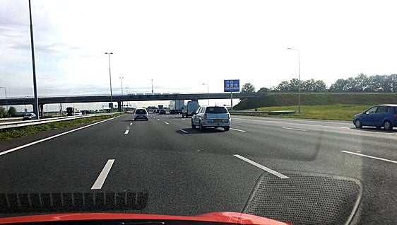 Normas de utilización de carriles en carretera cuando hay más de uno en cada sentido