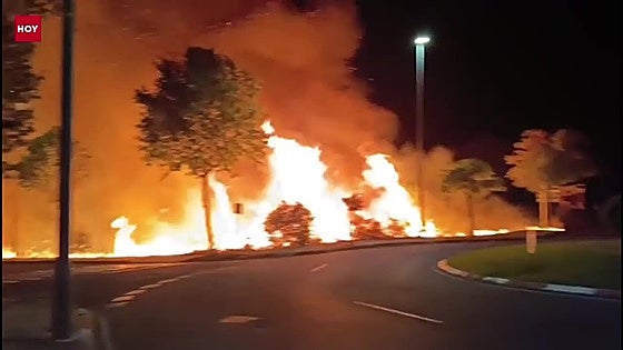 Medios del Plan Infoex y del Sepei sofocan un incendio de madrugada en El Berrocal de Plasencia