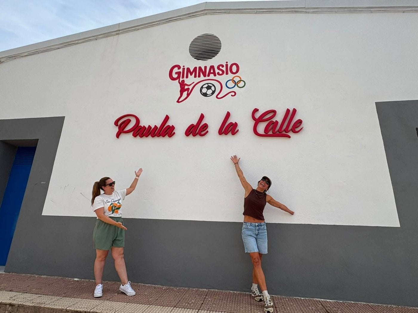 El gimnasio municipal de Jarandilla de la Vera luce ya el nombre de su escaladora más distinguida | Hoy