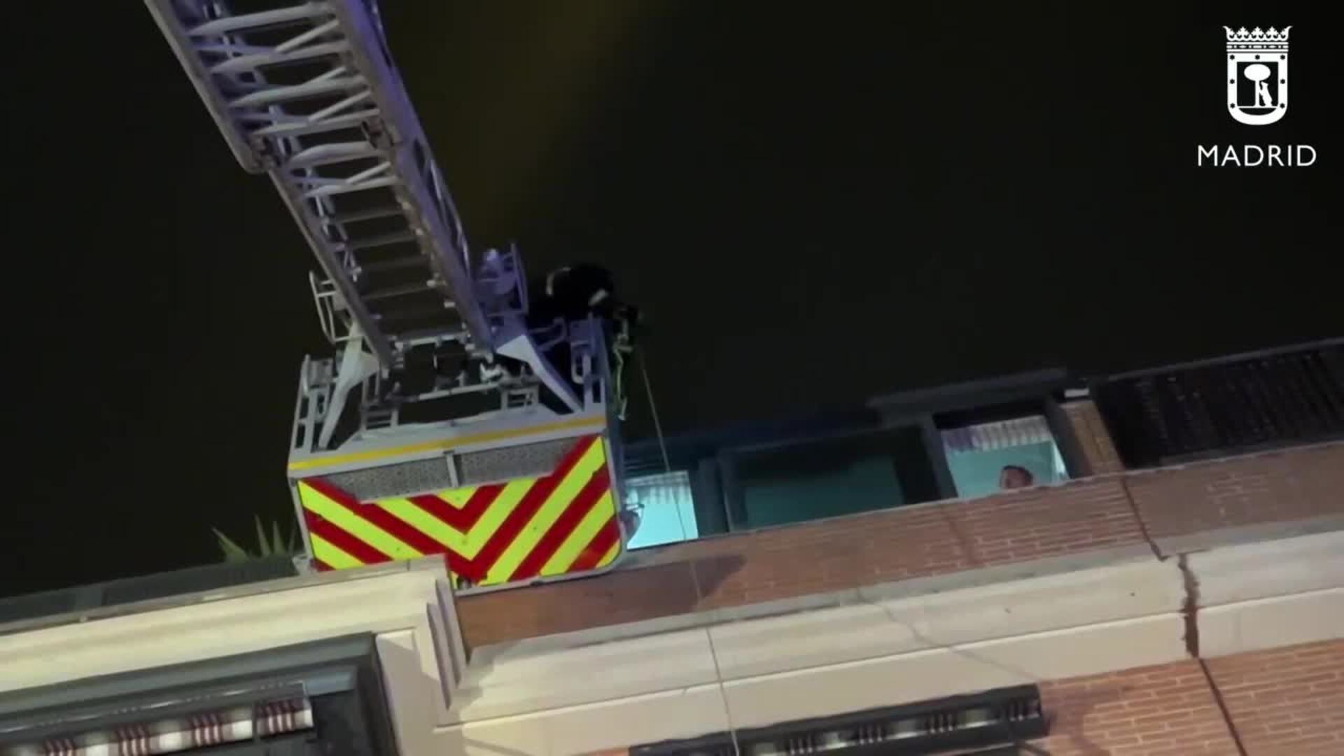 Fallecen tres personas en un incendio en una vivienda de Carabanchel (Madrid)