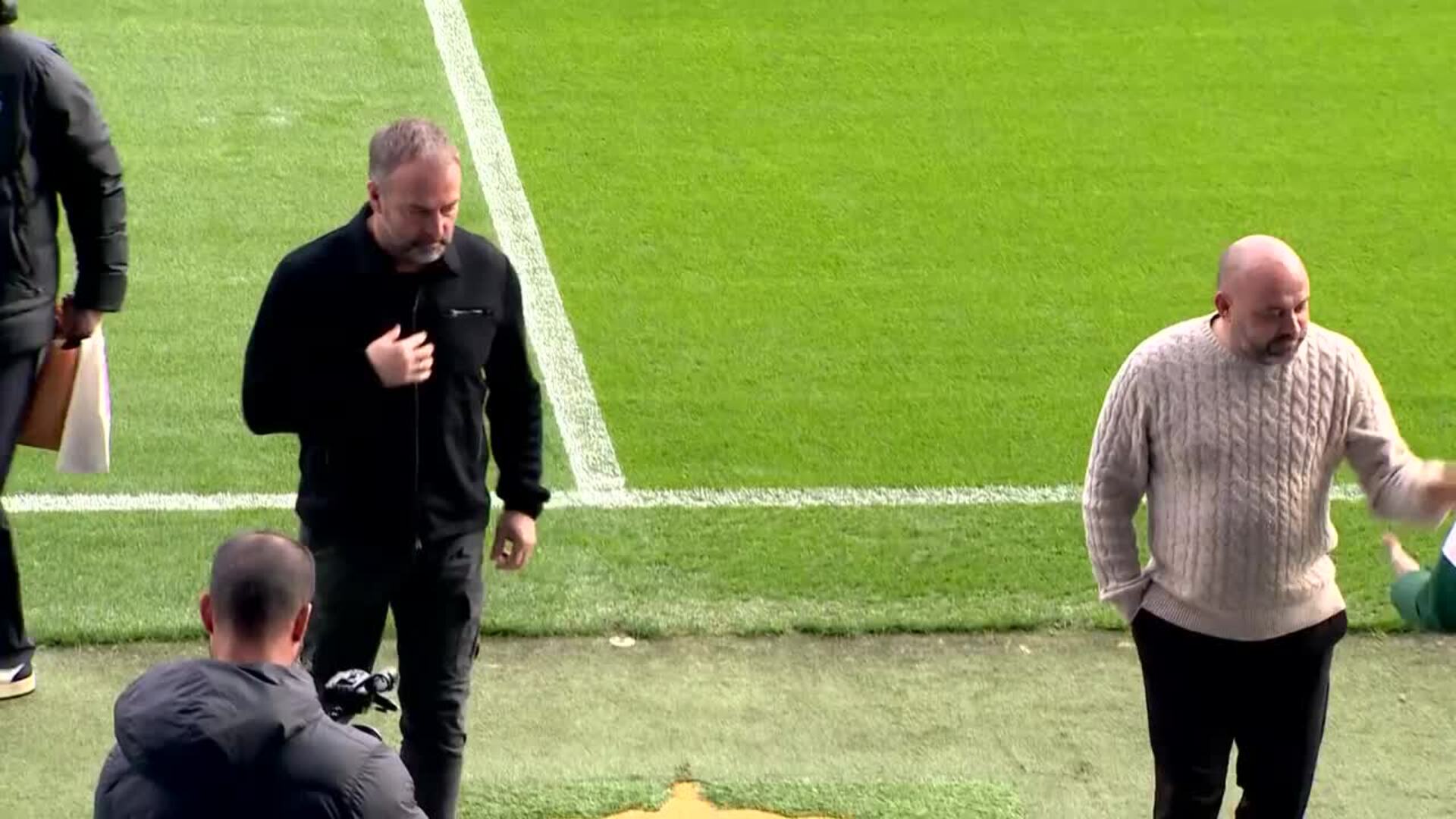 Flick y González, en el tradicional encuentro de entrenadores previo al derbi catalán