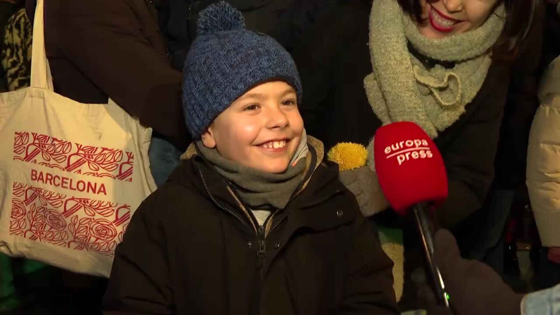 Unas 600.000 personas dan la bienvenida a los Reyes Magos en la cabalgata de Barcelona
