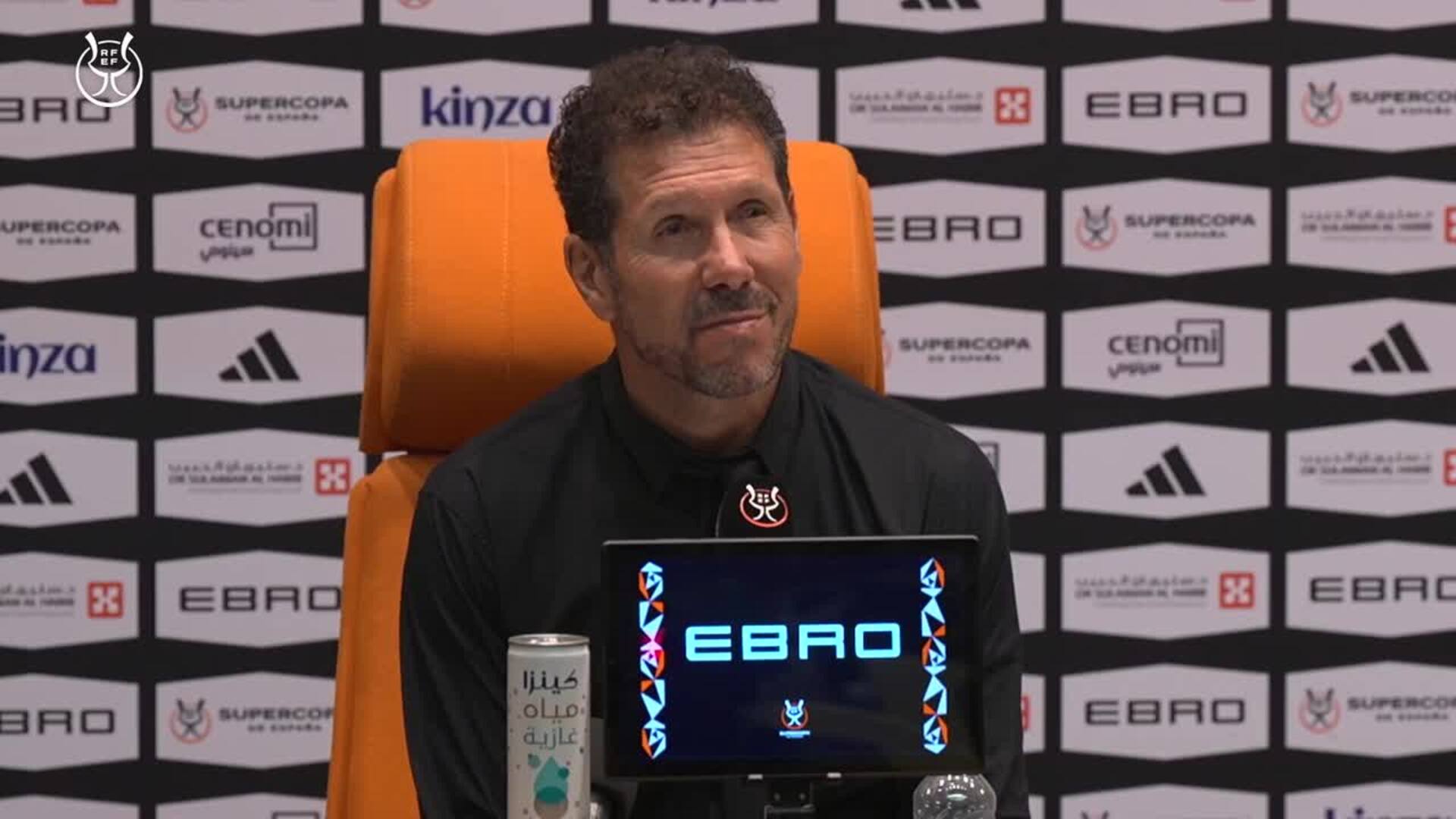 Diego Pablo Simeone: "Las cosas que pasan en el campo se terminan dentro del campo"