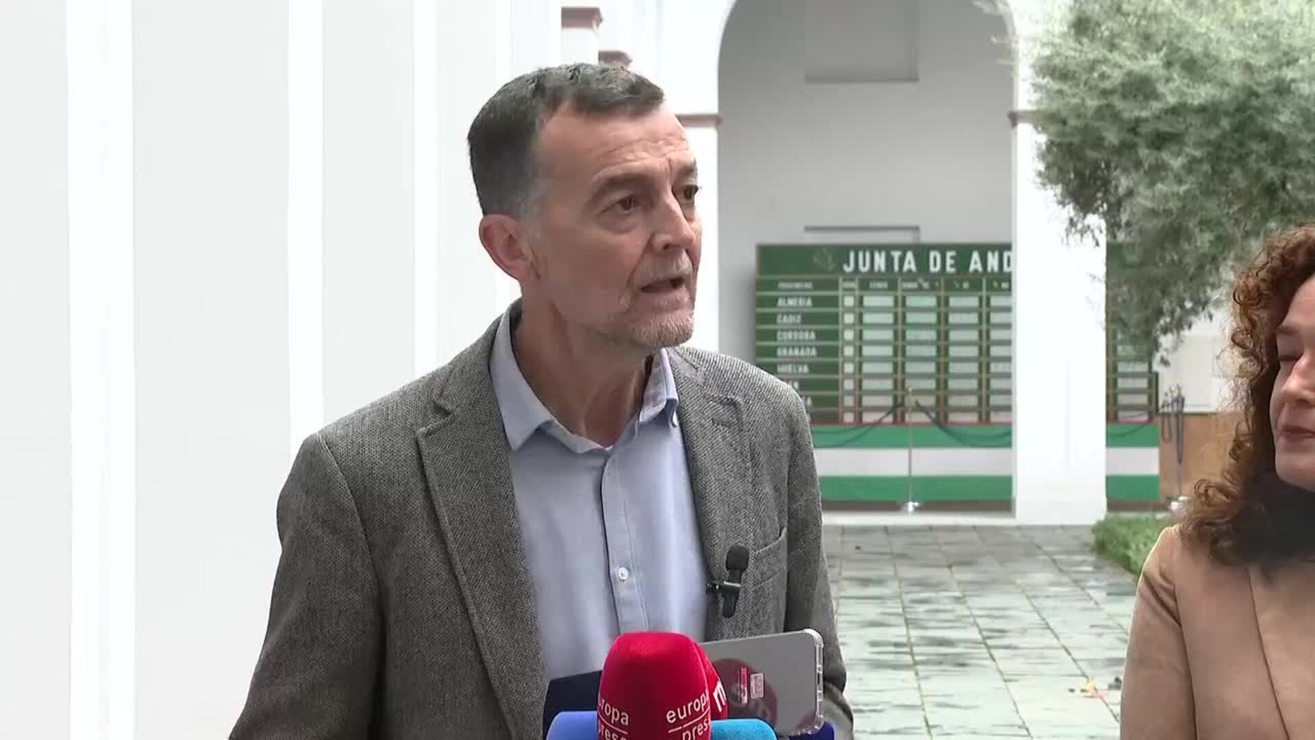 IU cree que "recogerá cable" con su propuesta de vivienda