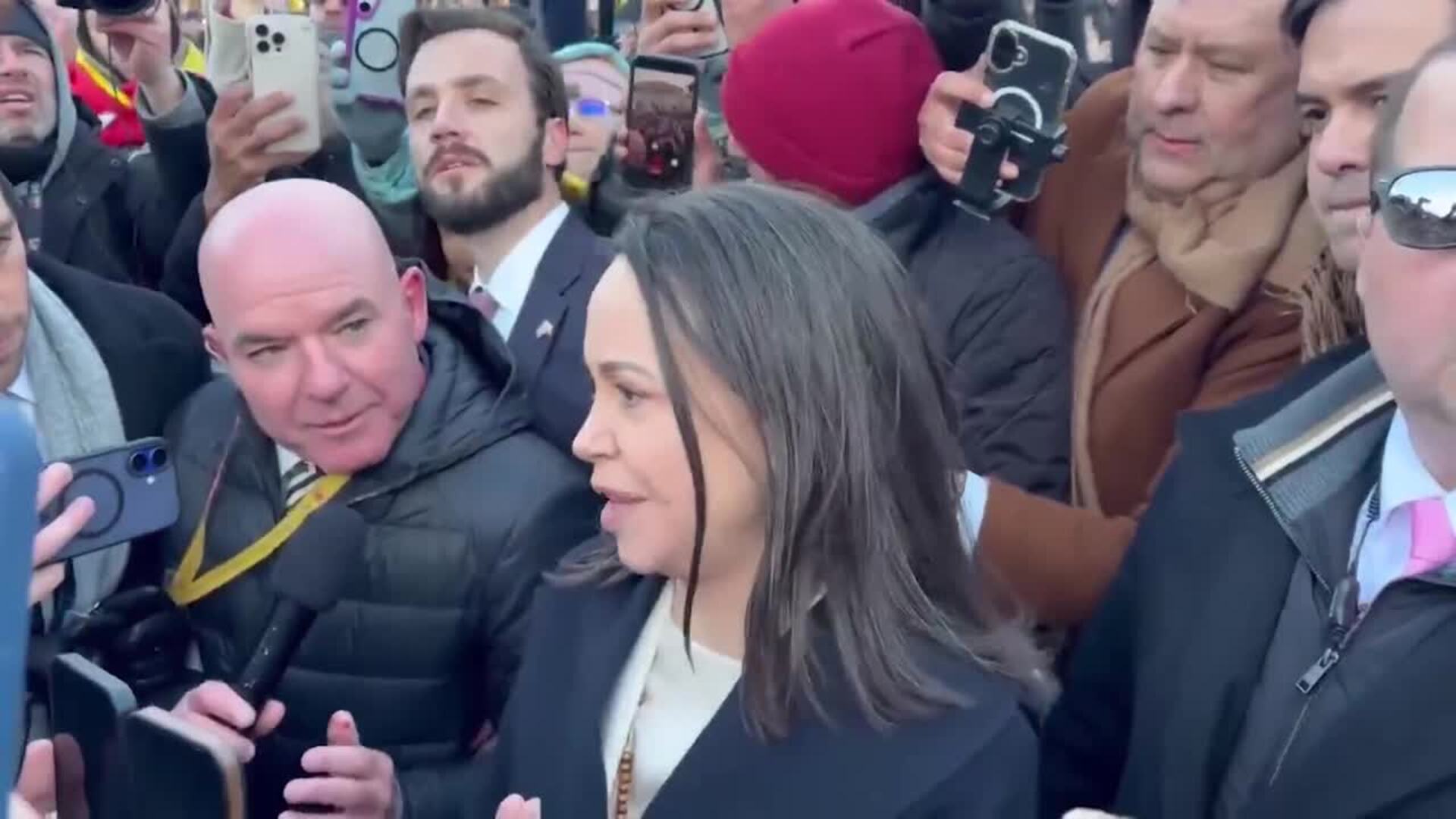 Trump confirma haber recibido el Nobel de la Paz de María Corina Machado