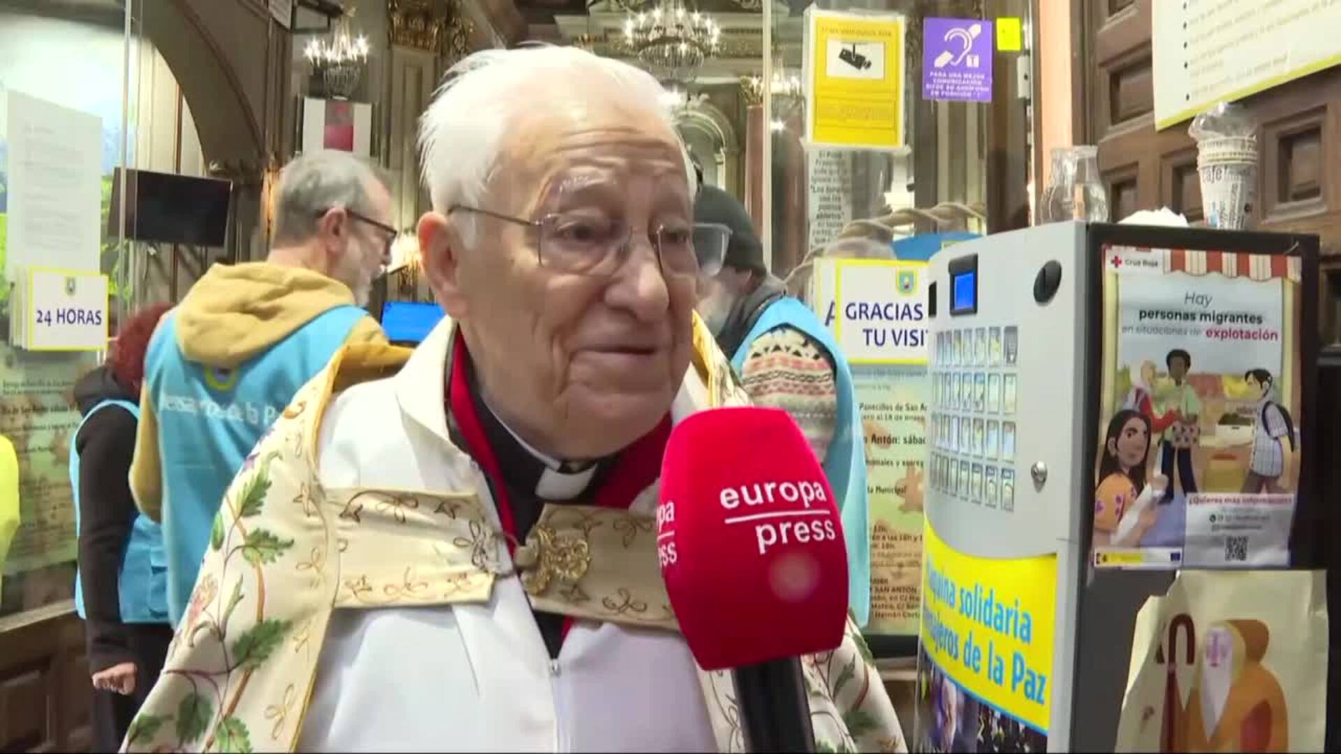 San Antón es más que un 'día de perros': multitud de animales comparten bendiciones