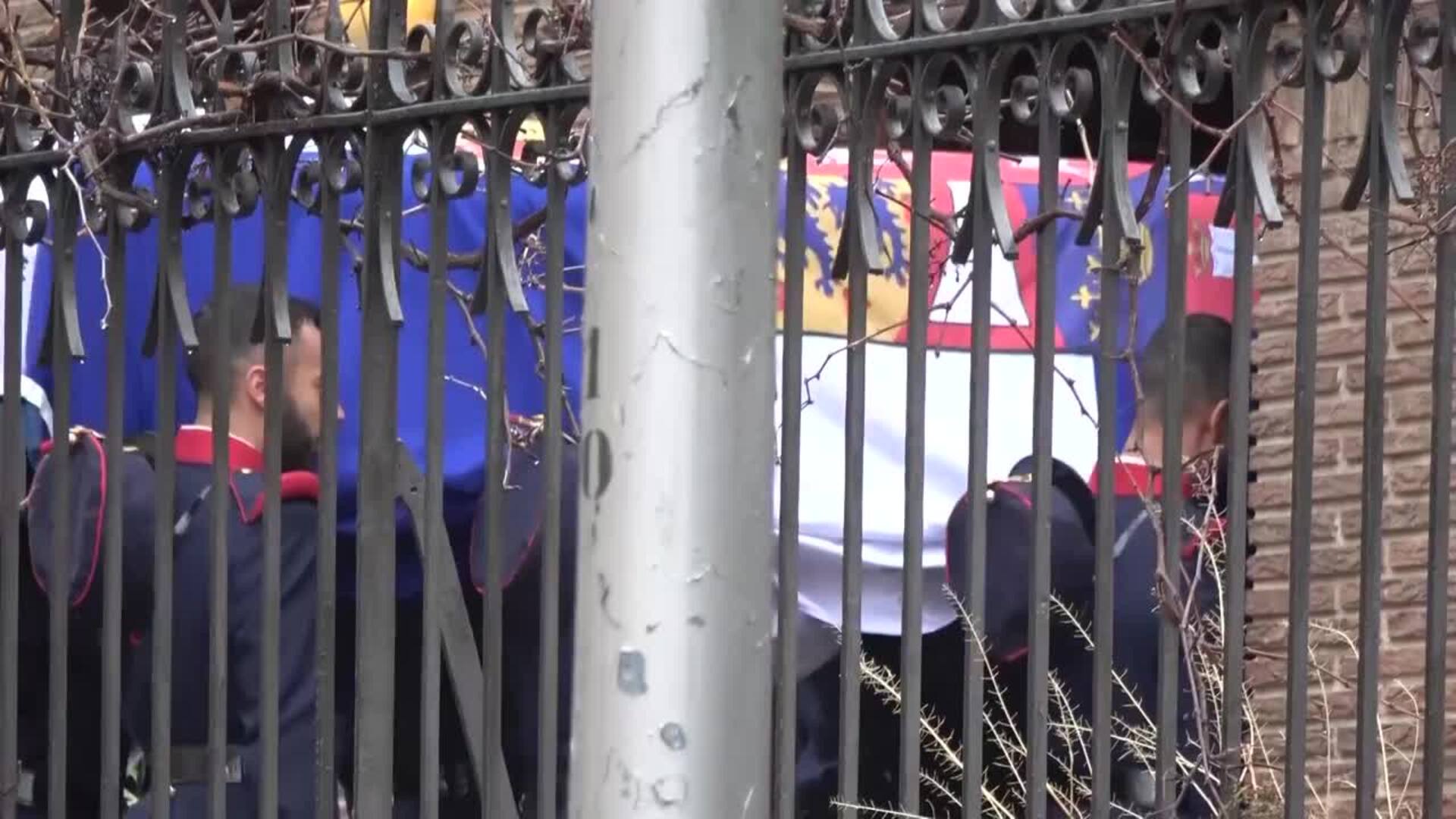 Los Reyes y sus hijas arropan a la Reina Sofía en el responso por su hermana Irene de Grecia