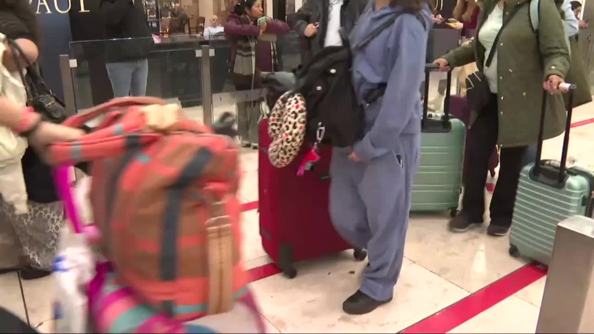 Viajeros explican cómo han vivido la cancelación de trenes por el accidente de Adamuz (Córdoba)