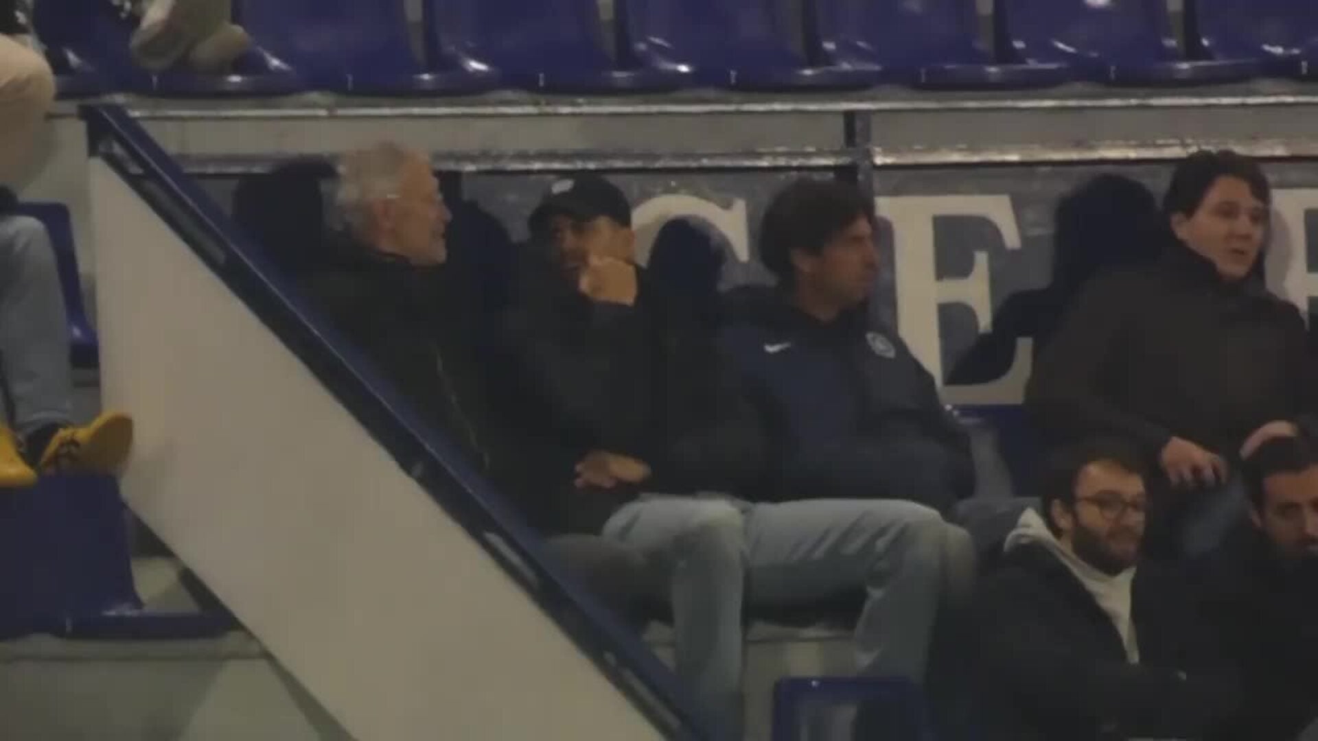 Gerard Piqué hace caso omiso a las críticas y a los rumores de boda con Clara Chía