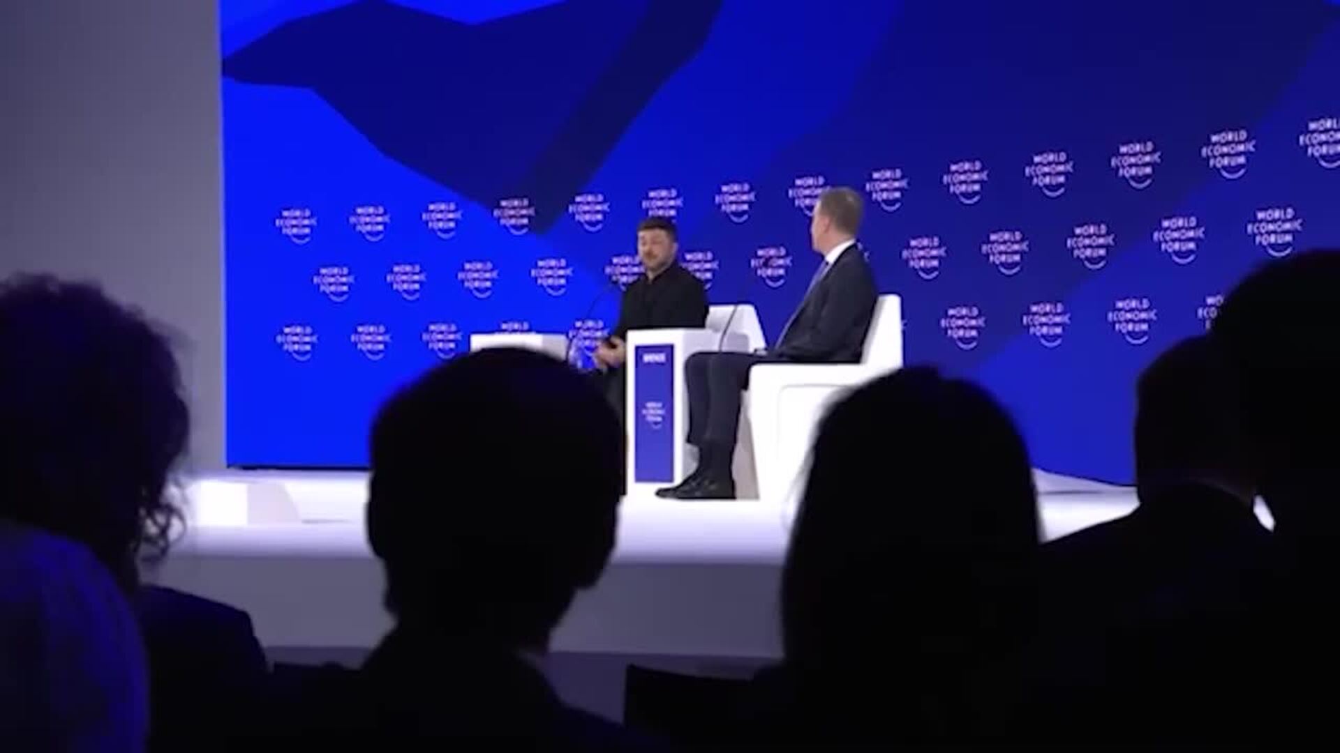 Zelenski anuncia conversaciones a tres con EEUU y Rusia en Emiratos