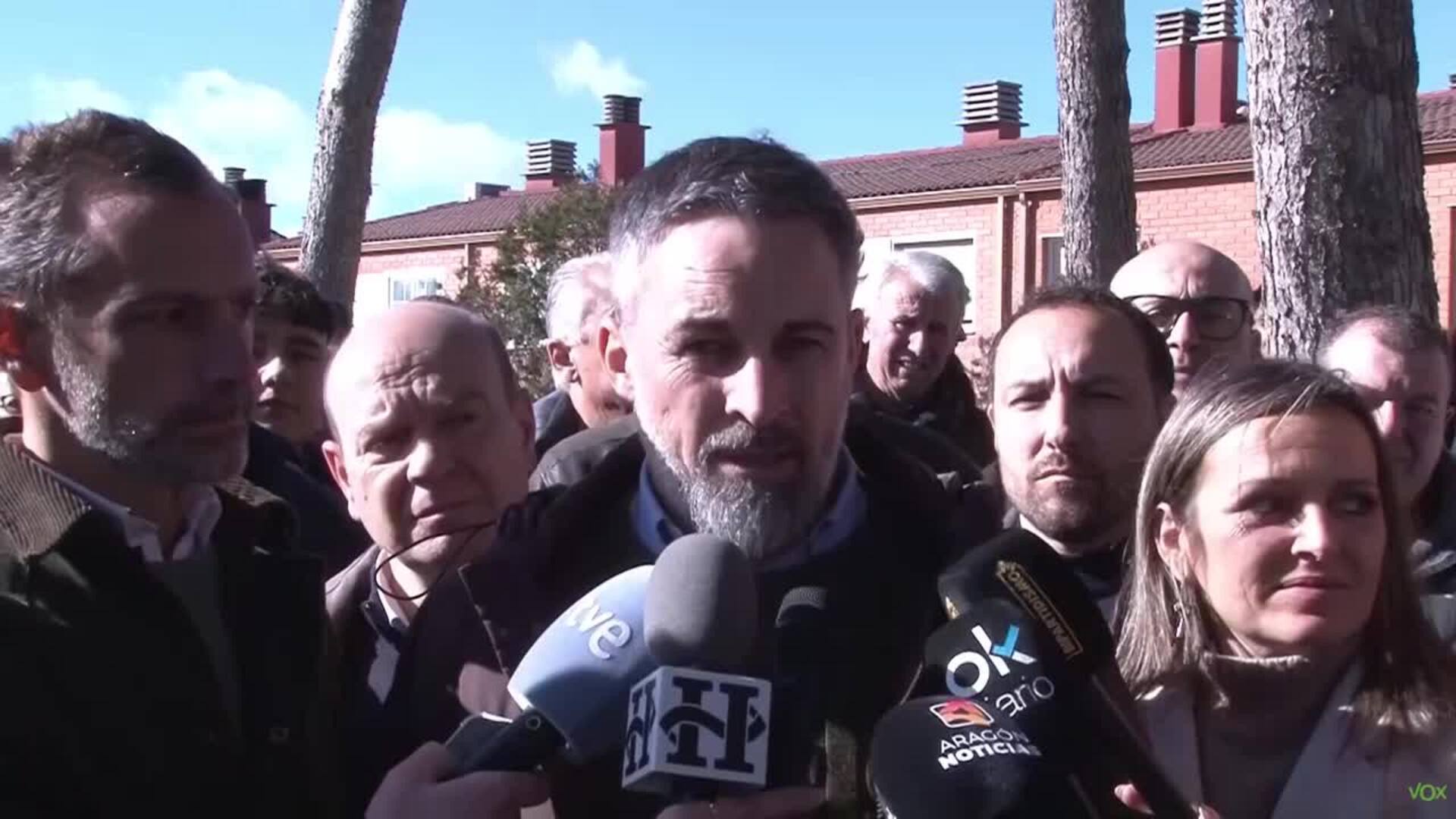 Abascal (Vox) cree que "no hay nadie al mando de las instituciones"