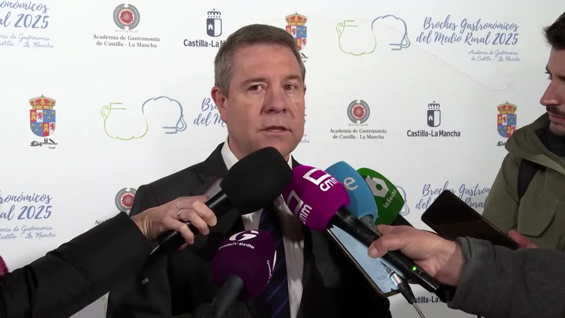 García-Page anuncia un bloque de deducciones fiscales para ayudar en la adquisición de vivienda