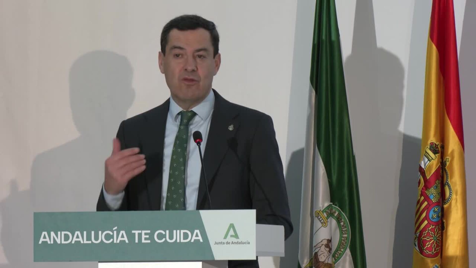 Moreno defiende que el plan contra las enfermedades raras viene a "poner luz a la oscuridad"