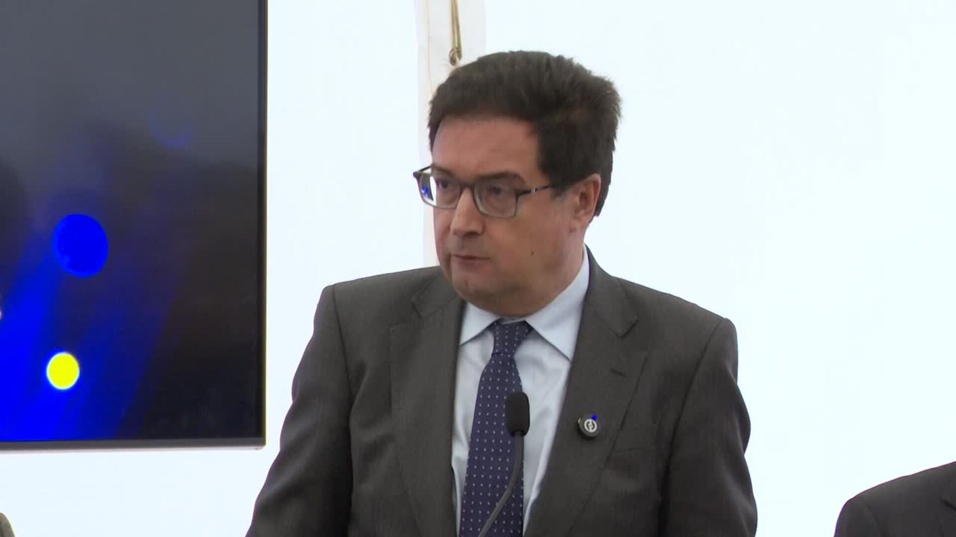 Óscar López censura las "grandes mentiras" de Ayuso sobre atención a residentes