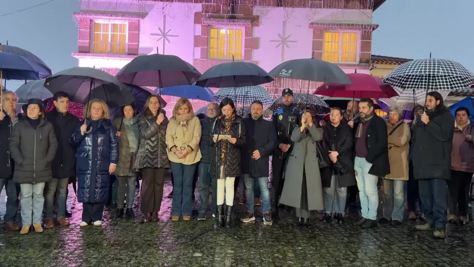 Minuto de silencio en Mos (Pontevedra) por el asesinato de una mujer