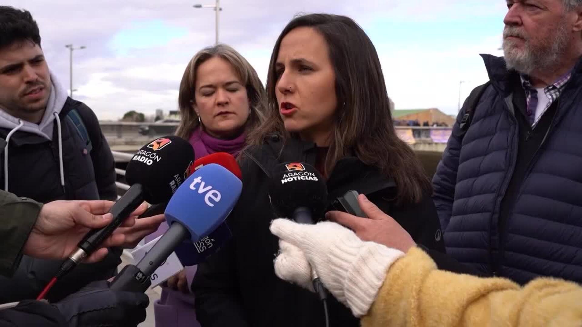 Podemos critica el acuerdo "criminal" entre PSOE y PNV sobre los caseros y los desahucios