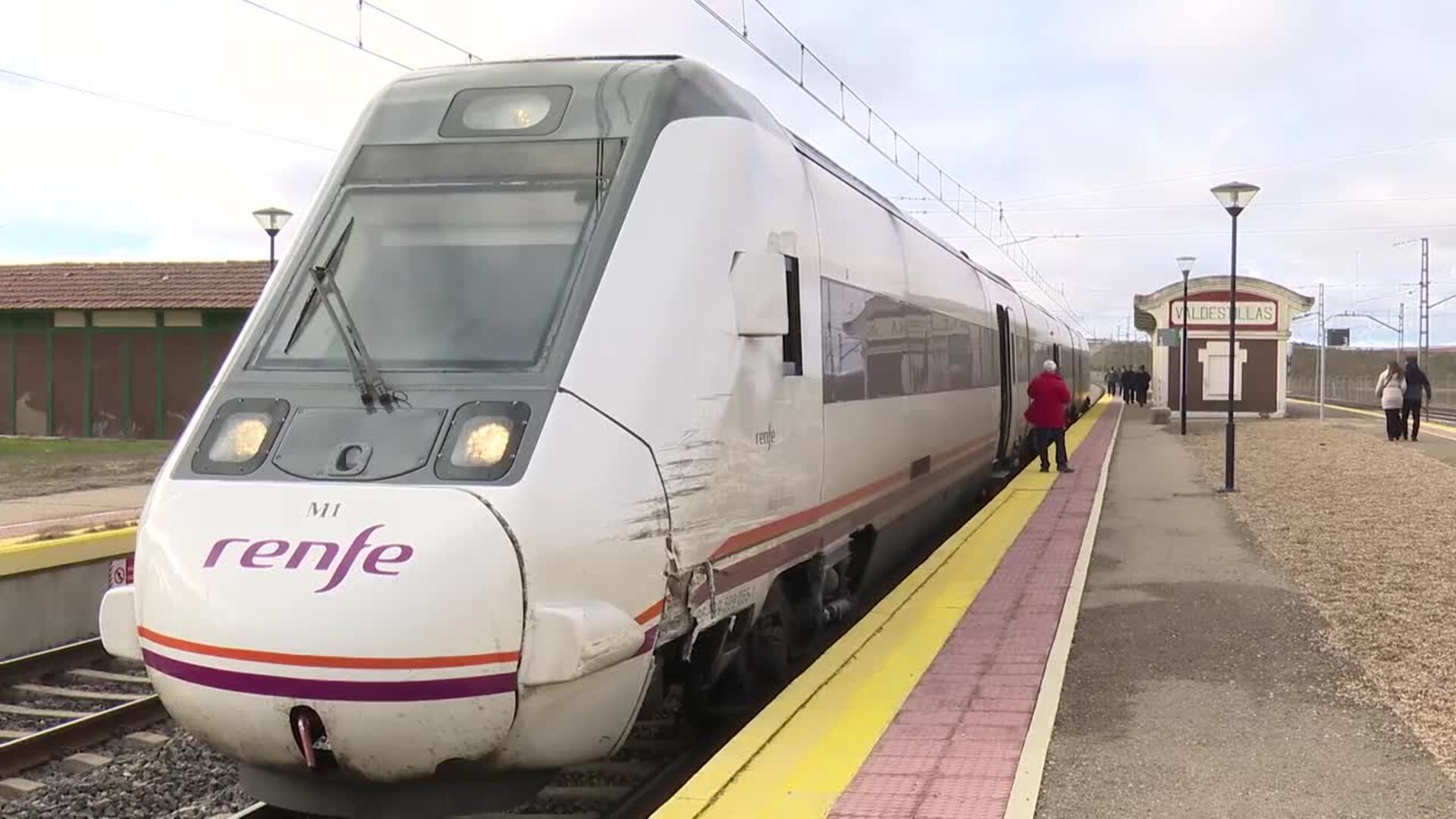 Un tren y un camión colisionan en Matapozuelos (Valladolid) sin consecuencias personales