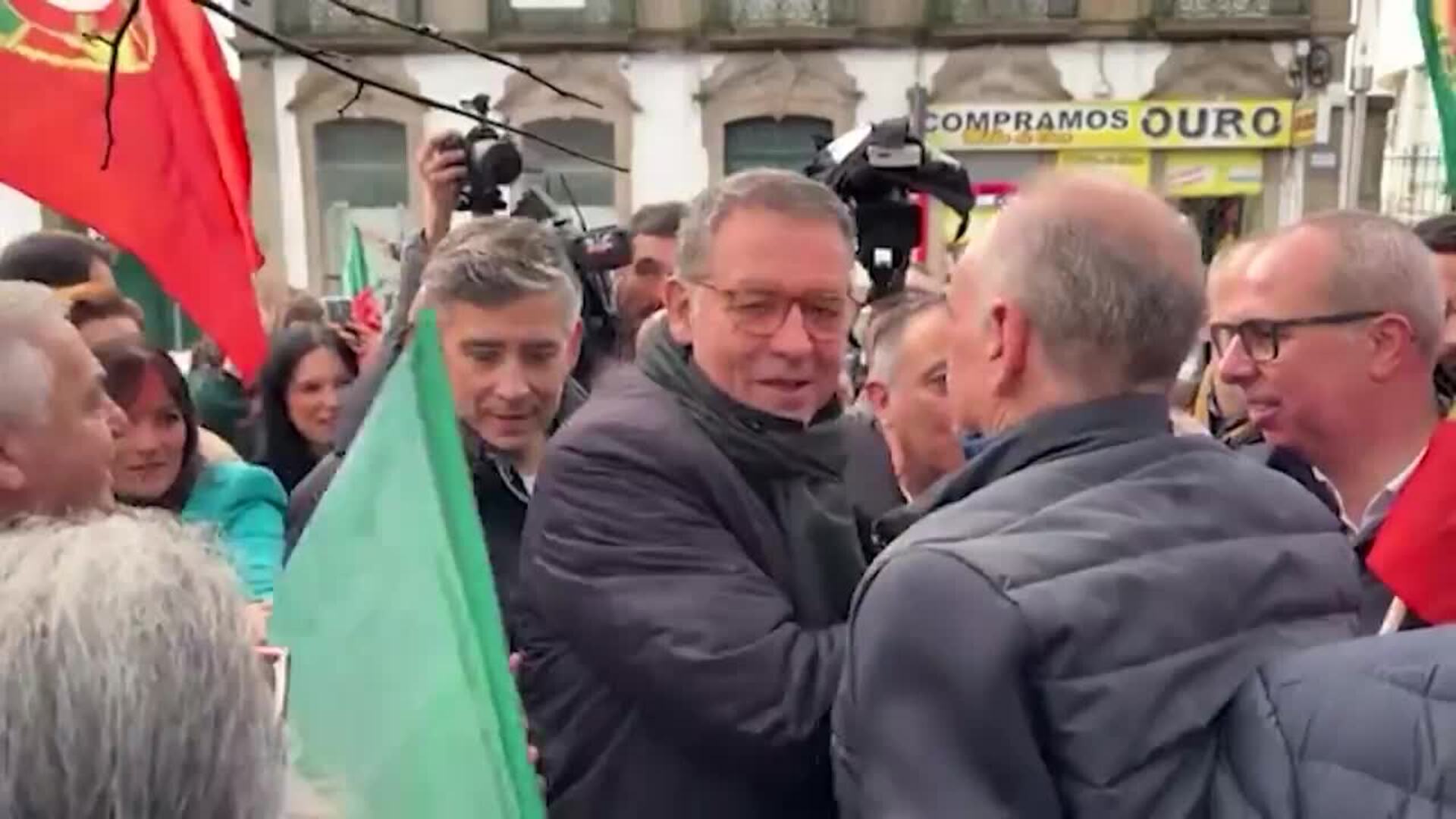 Portugal elige presidente en unas elecciones marcadas por la lluvia y con Seguro como favorito