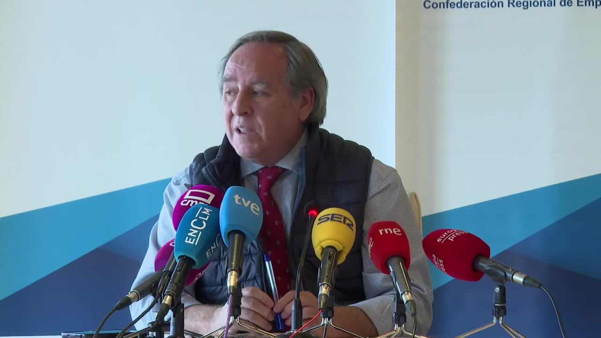 Cecam no se opone a la regularización de inmigrantes pero sí pide un "itinerario formativo"