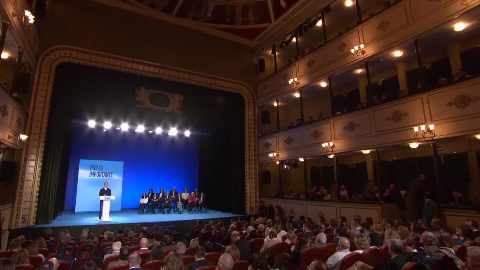 Feijóo lamenta que el "drama del PSOE actual es que cabe gente como López y no como Lambán"