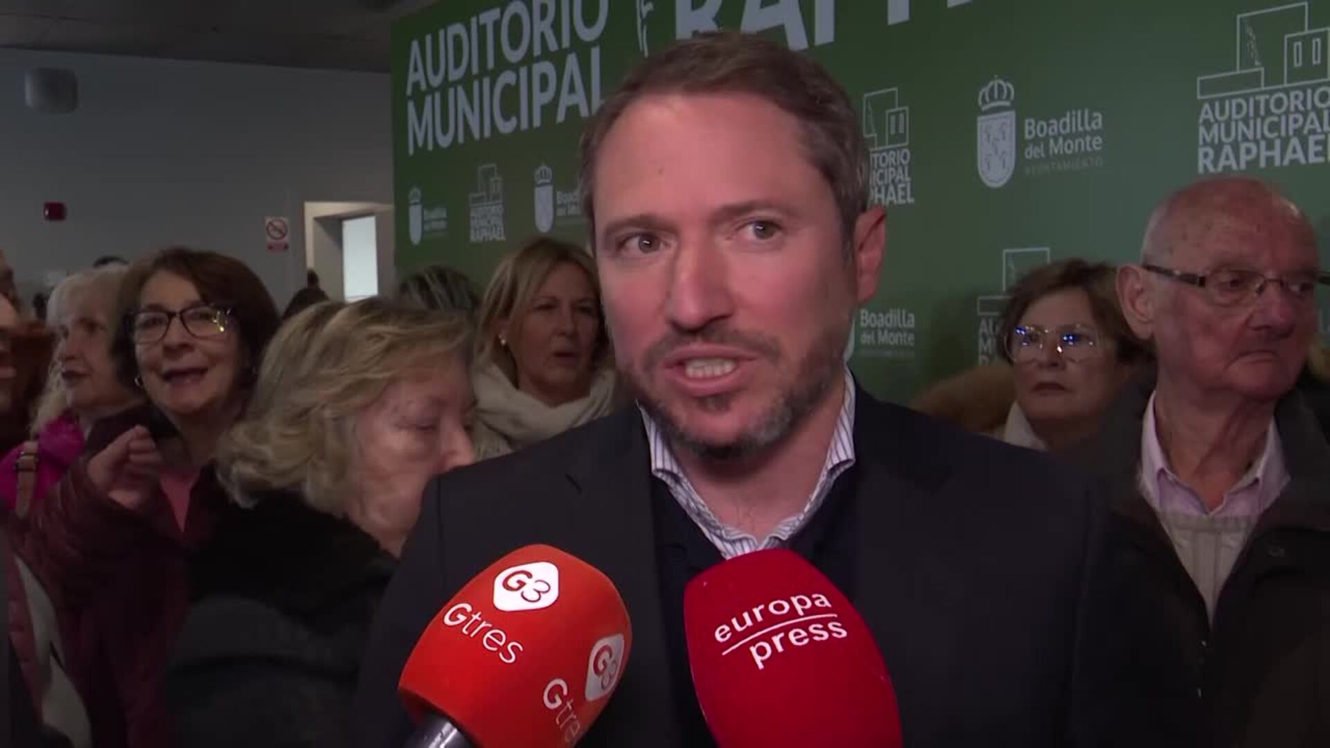 Raphael, arropado por toda su familia y amigos en un reconocimiento histórico en Boadilla