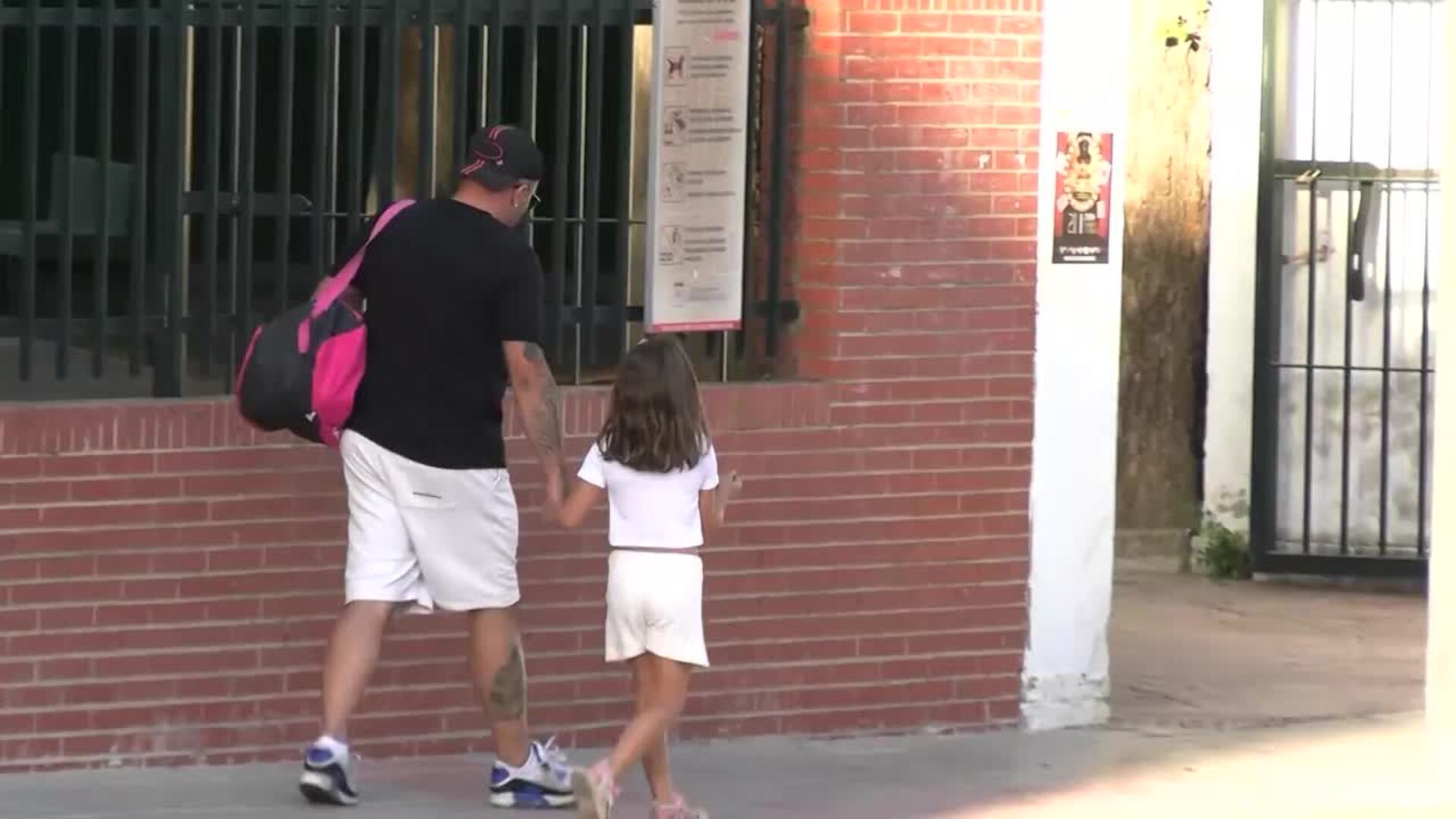 Jessica Bueno echa balones fuera en la polémica de Kiko Rivera sobre Twingos y Ferraris