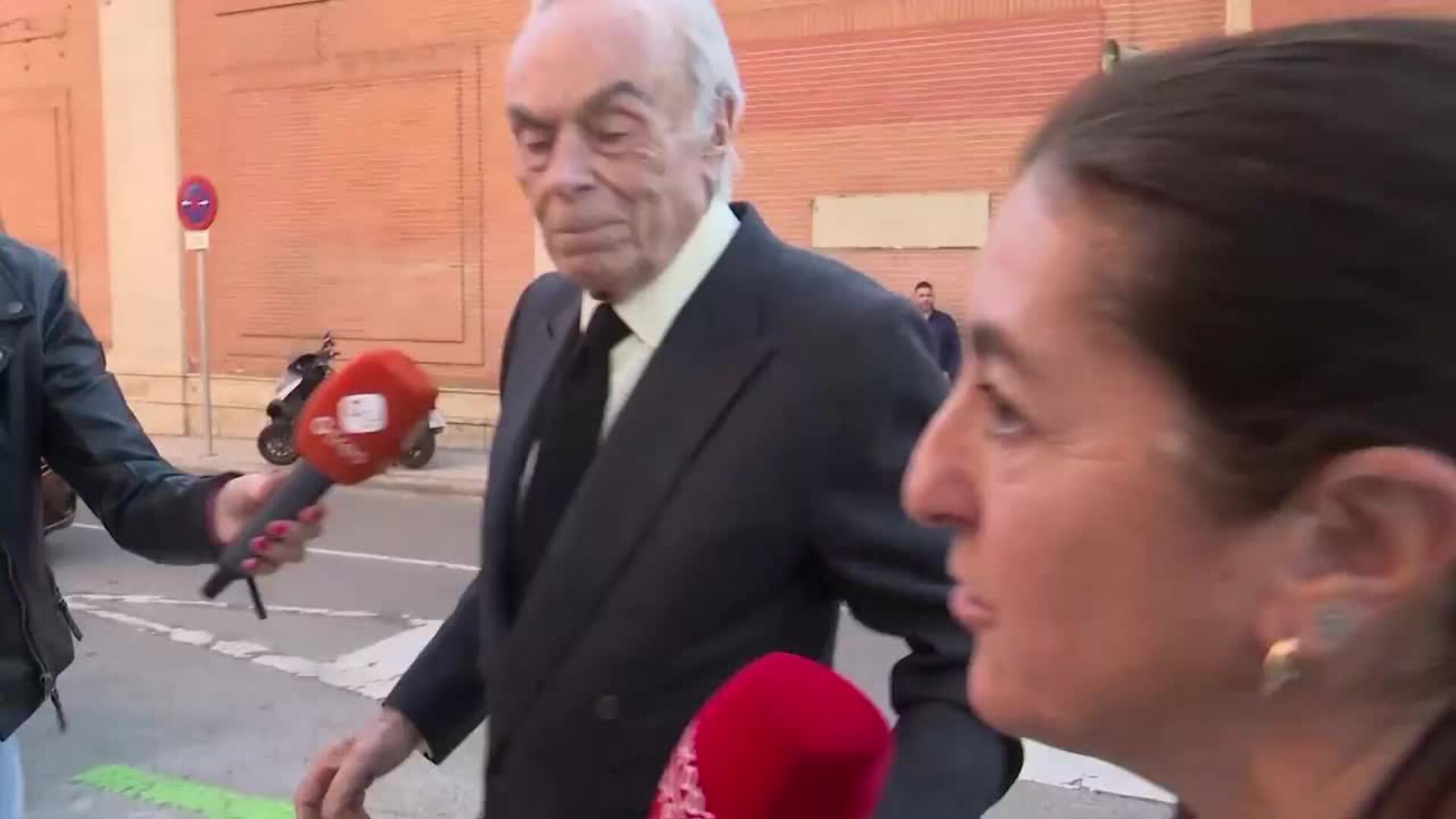 Carlos Zurita actualiza el estado de salud de don Juan Carlos: "Está bien, sin duda"