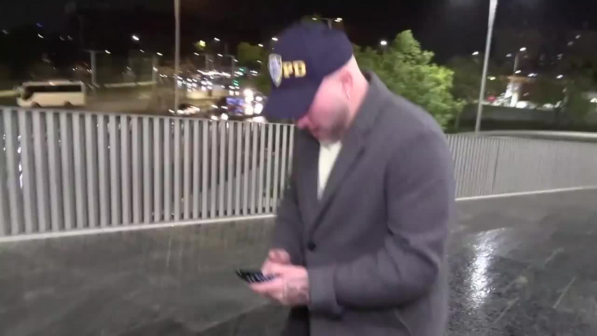 Kiko Rivera, de buena mañana con las mujeres de su vida