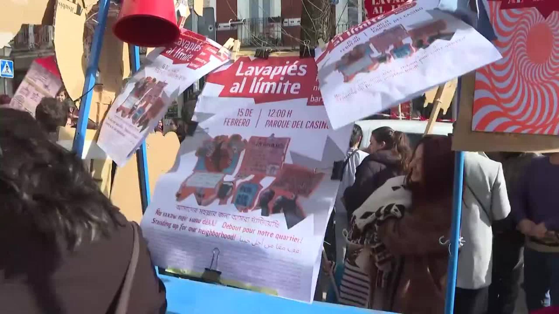 Una manifestación recorre las calles de Lavapiés con el fin de exigir mejoras en el barrio