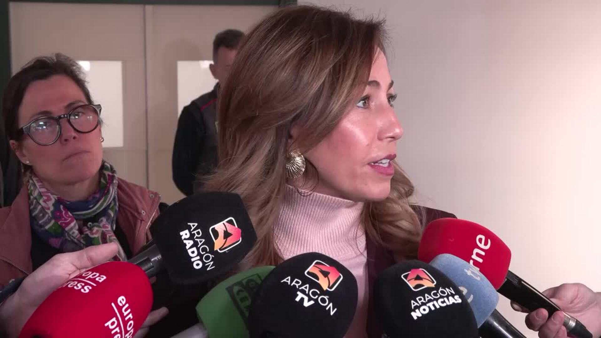 La alerta naranja por la crecida del Ebro estara hasta el sabado y se desaloja Torre Urzaíz