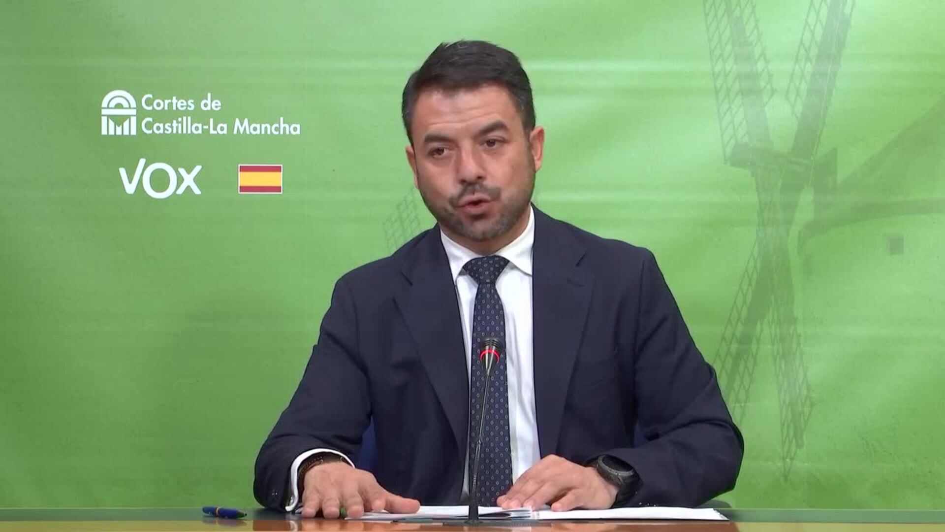 Vox augura que Page, "el nuevo Revilla", perderá elecciones y por eso hace oposición a Sánchez