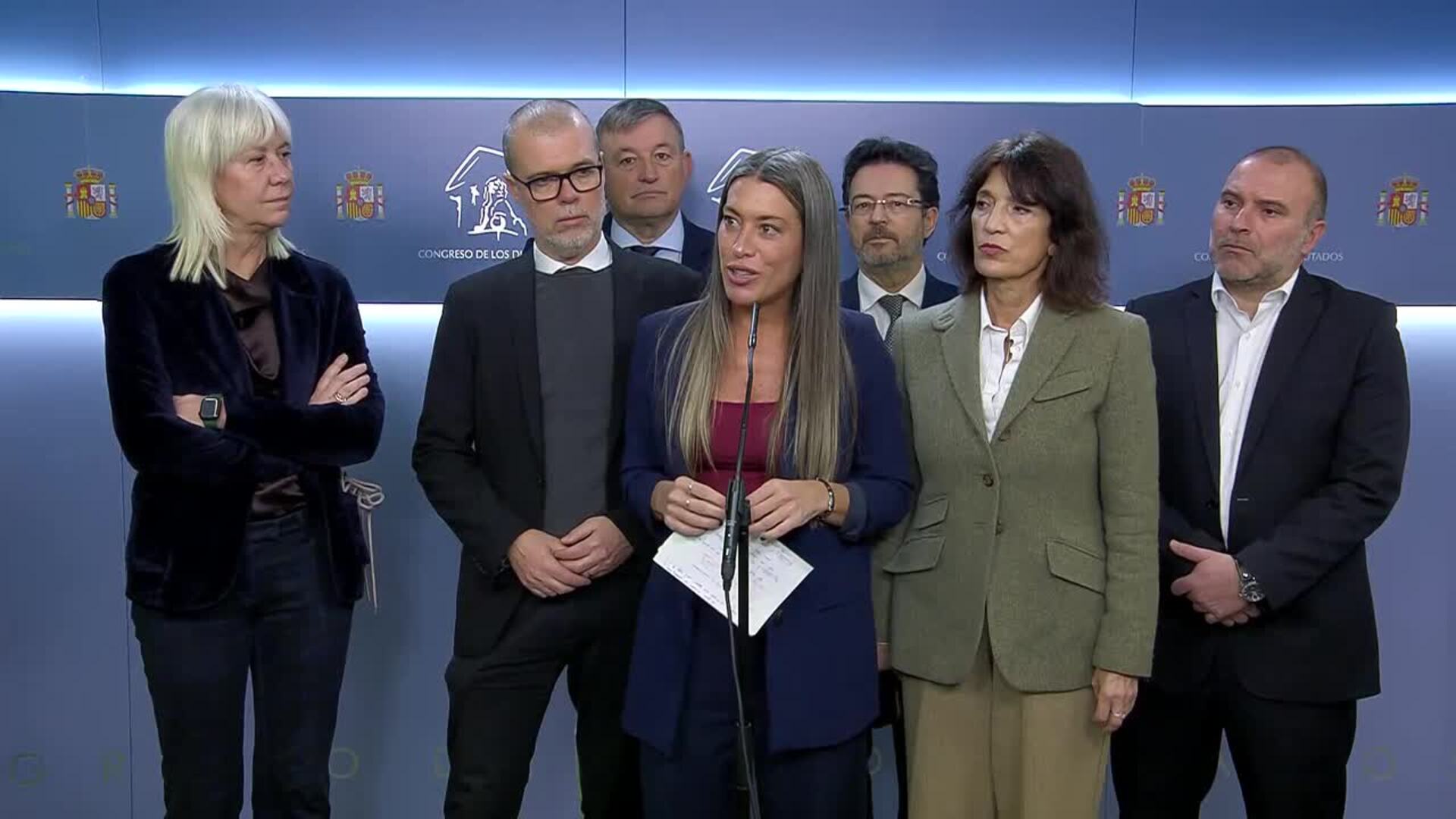Junts defiende su propia iniciativa contra el burka: "Ni burka, ni Vox"