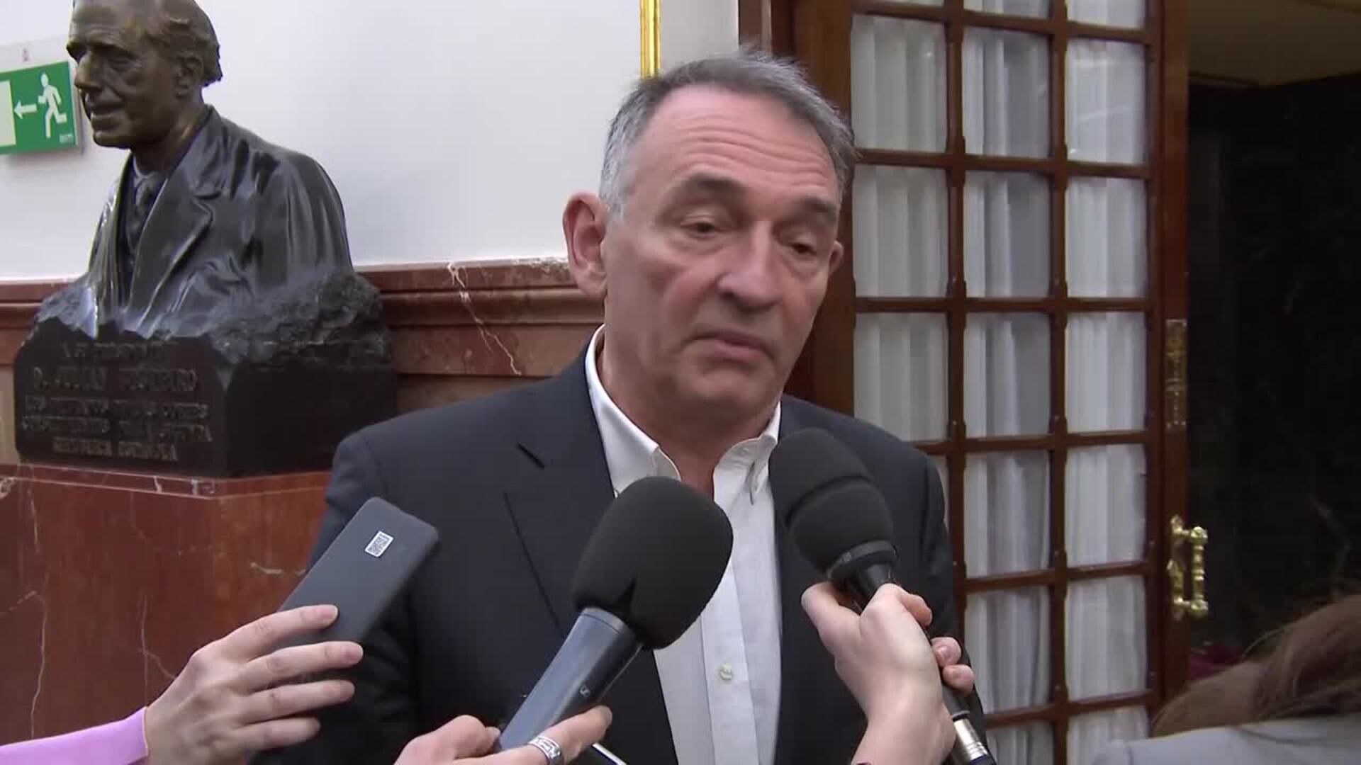 El diputado de Izquierda Unida Enrique Santiago pide dimisiones y reformas en la Policía