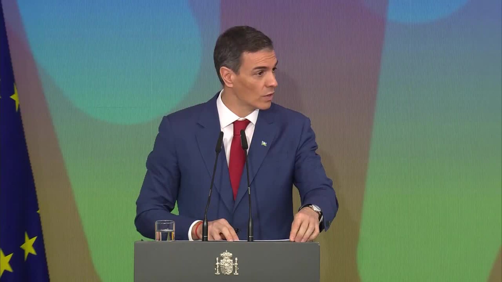 Sánchez se compromete a trabajar por acabar con "los estereotipos que hieren" al pueblo gitano