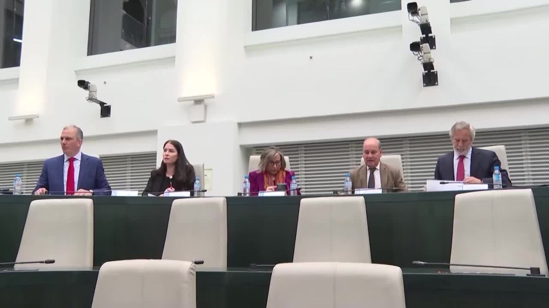 Ortega Smith responde a Abascal y Almeida ironiza sobre su situación en Vox