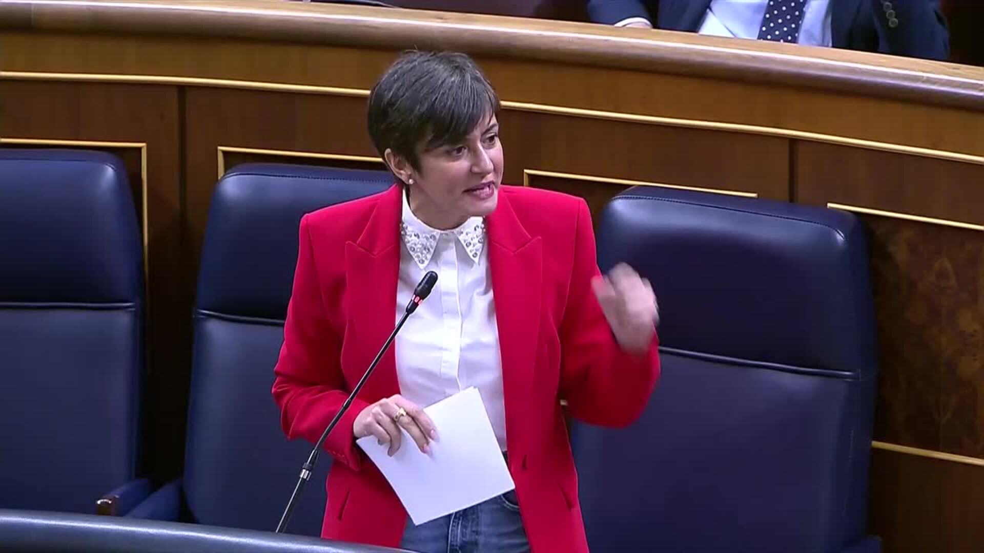 Rodríguez pide apoyar el 'escudo social' y acusa al PP de construir vivienda para repartírsela