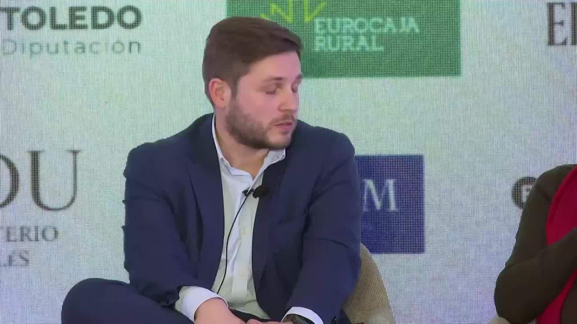 Hernando cree que Feijóo hace "un flaco favor" al Rey pidiéndole que vuelva a España