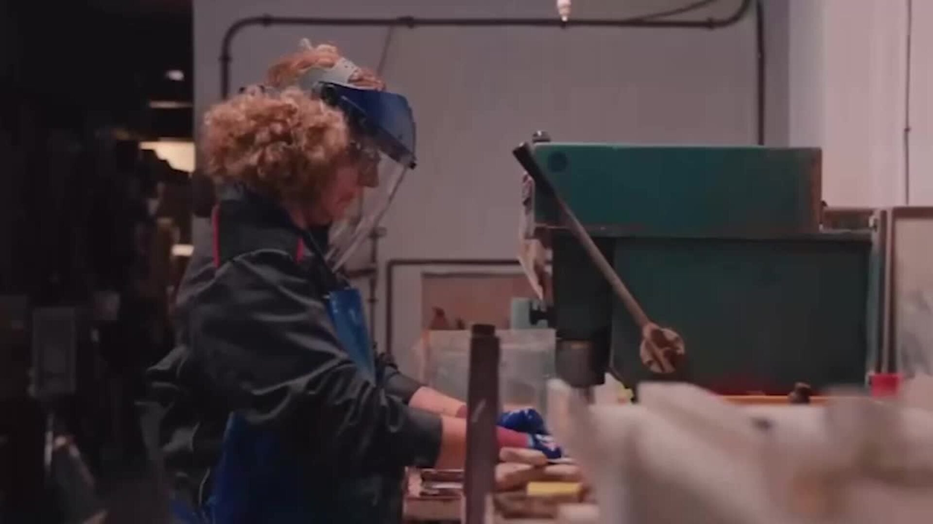 El 45% de los españoles considera que las mujeres parten en desventaja a la hora de emprender