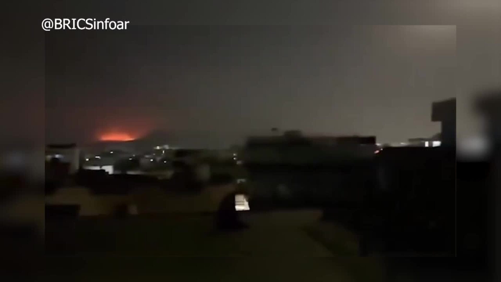 Pakistán anuncia una "guerra abierta" con Afganistán, bombardea Kabul y reivindica 133 muertes