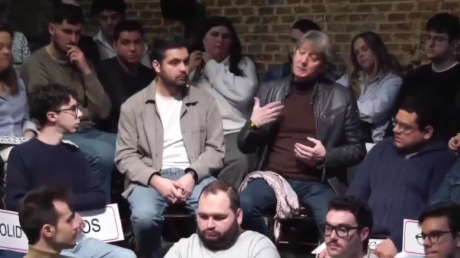 Martínez compromete una estrategia de salud mental con especialización y profesionales