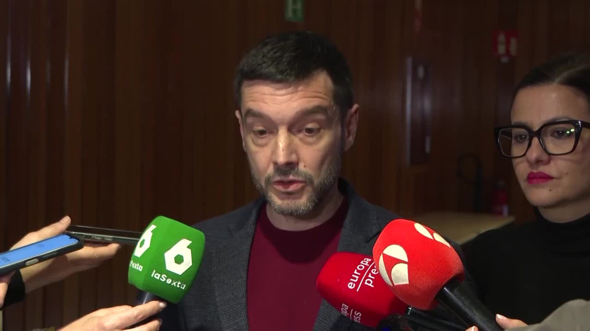 Bustinduy destaca que el Gobierno mantenga una voz "digna y soberana" ante la guerra en Irán