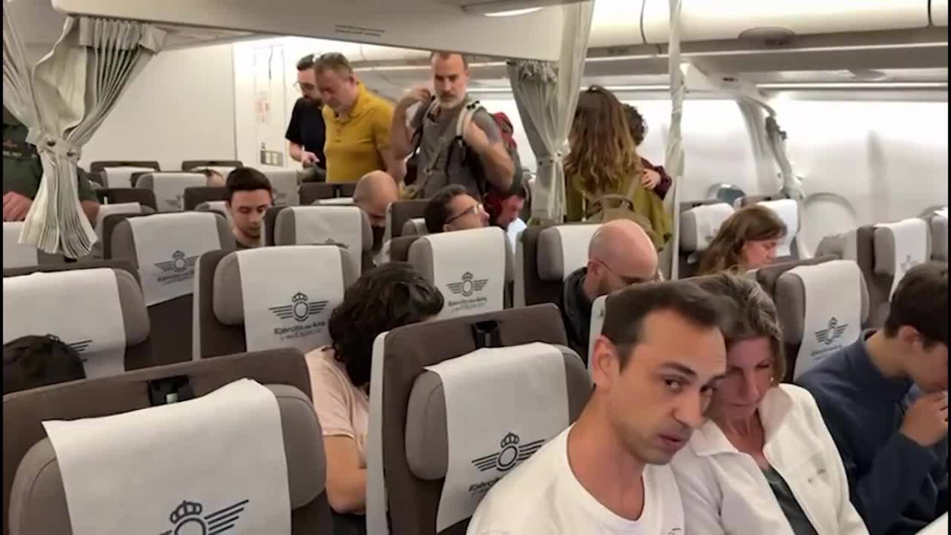 Despega el avión A330 del Ejército del Aire rumbo a la Base Aérea de Torrejón con 171 españoles