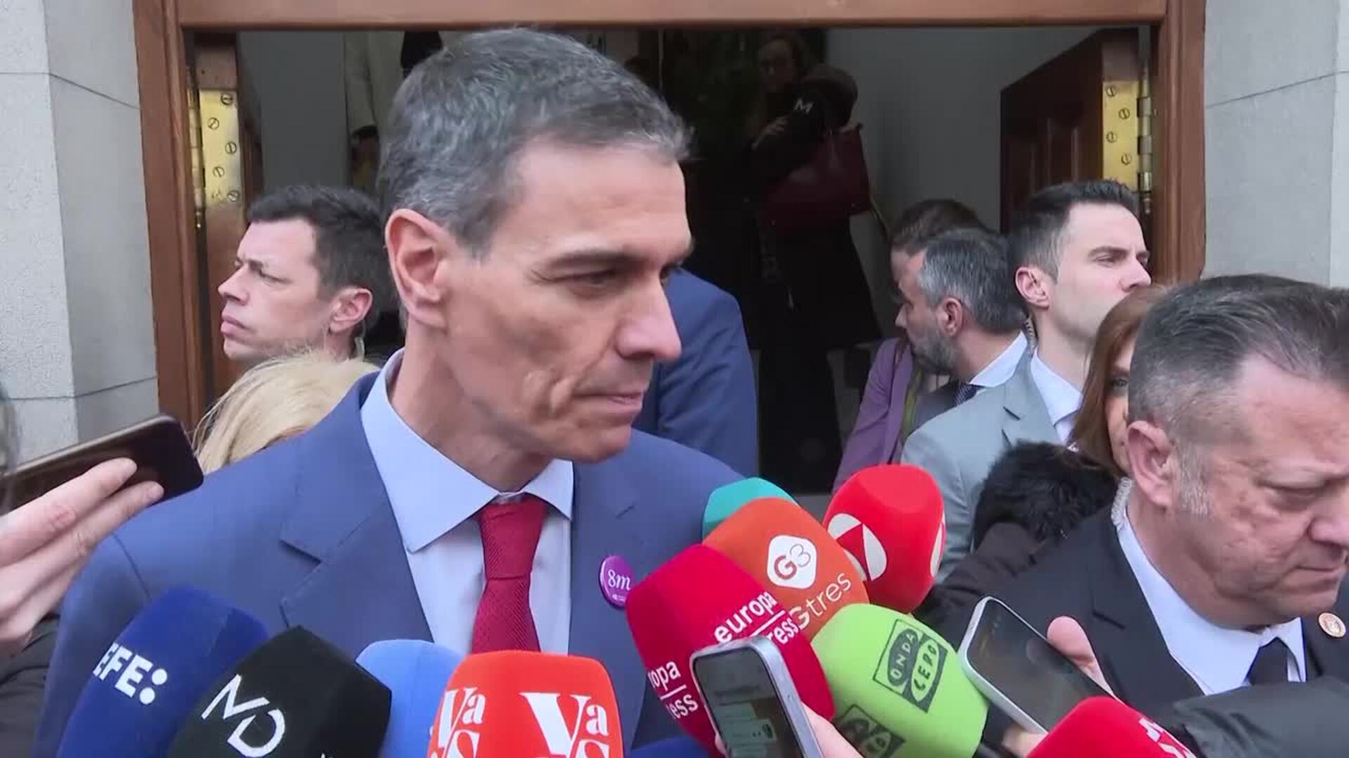 Sánchez reivindica a Ónega: "Un gran periodista. Ha sido un cronista de la vida política"