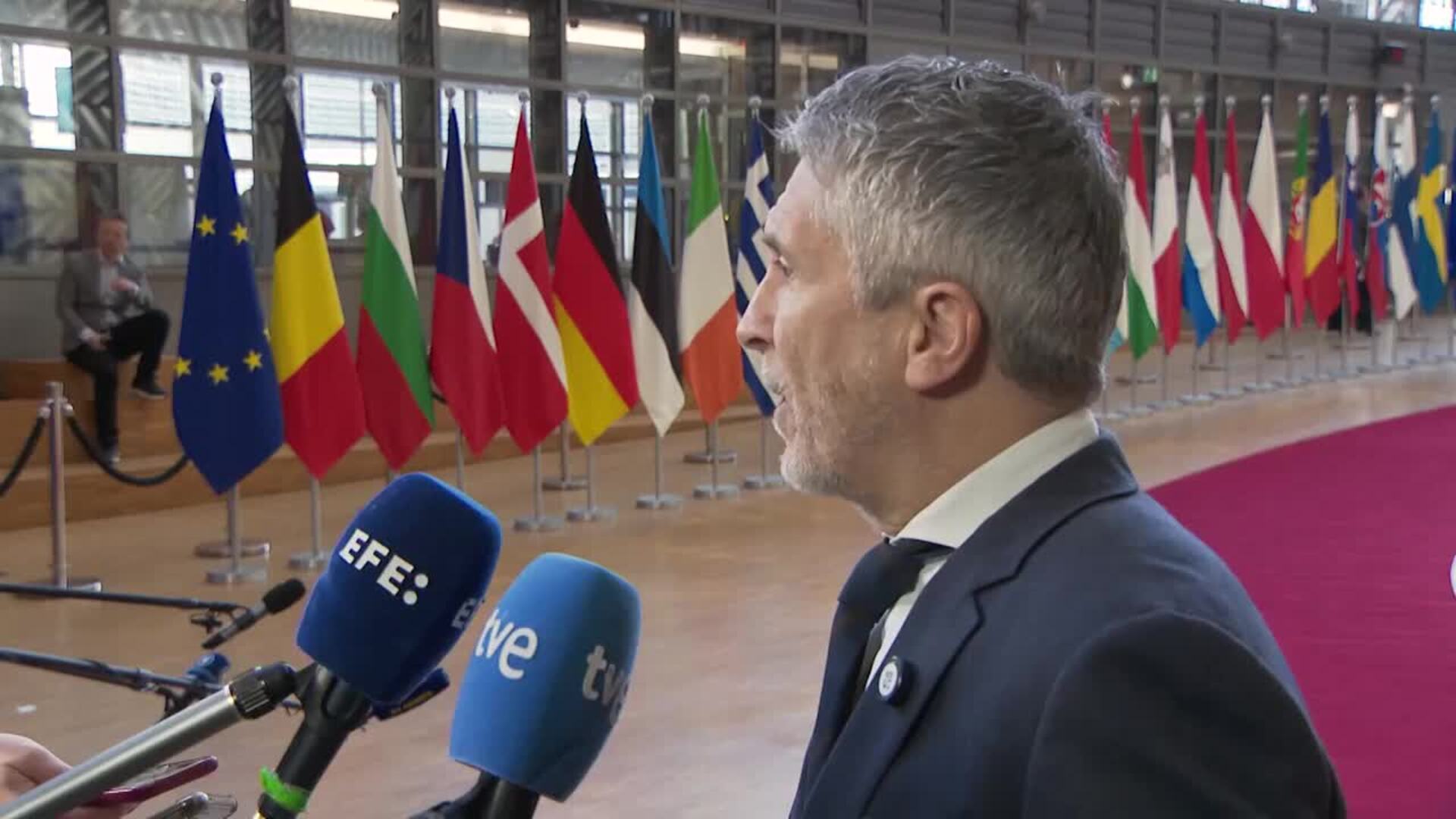 Marlaska dice que la regularización respeta la legalidad y seguridad en la UE