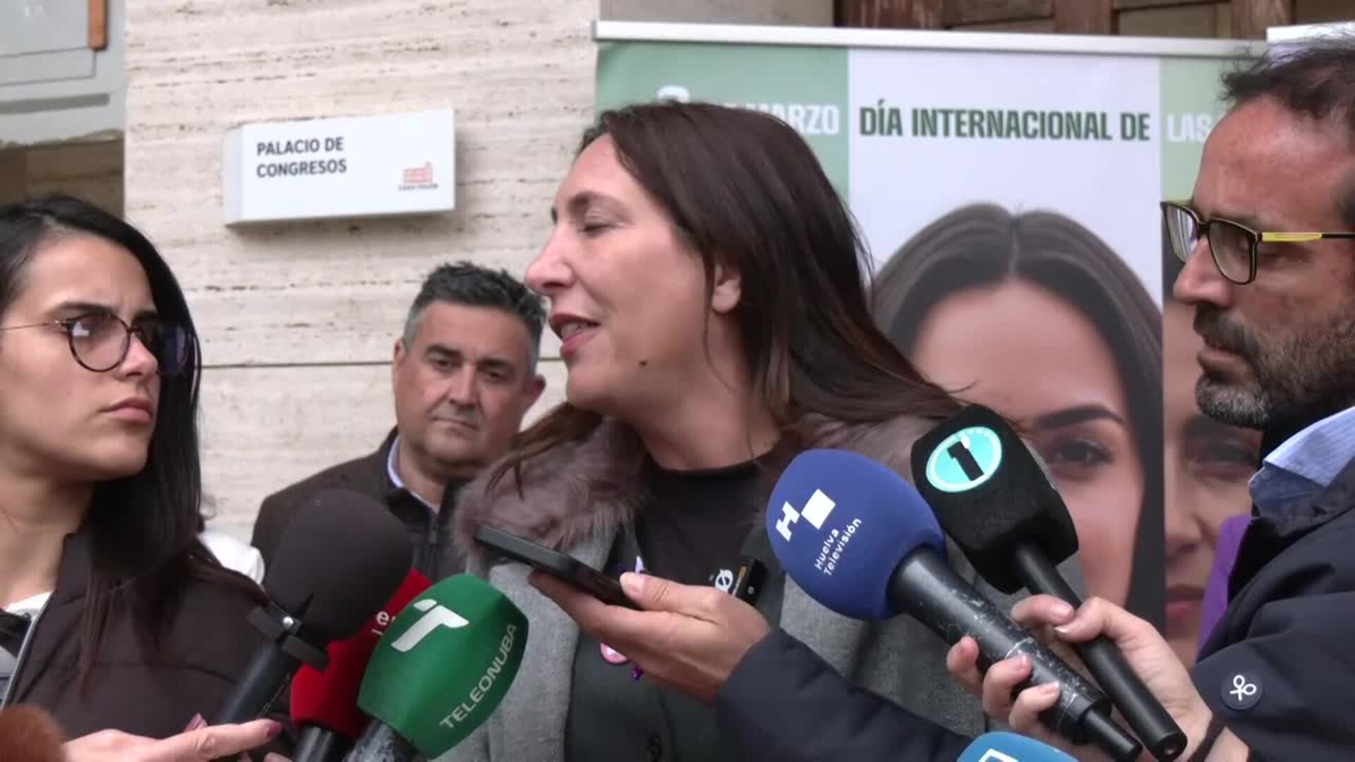 Administraciones se comprometen a la igualdad los 365 días, en el marco del 8M onubense